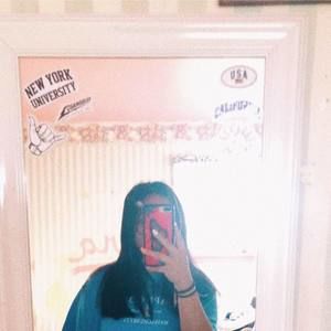 Meet your Posher, Lara